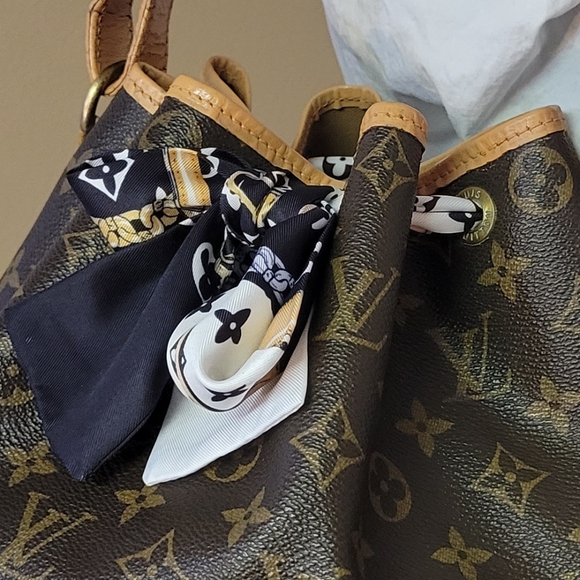 Guaranteed Authentic Louis Vuitton Large Bucket Noe GM - Picture 6 of 16